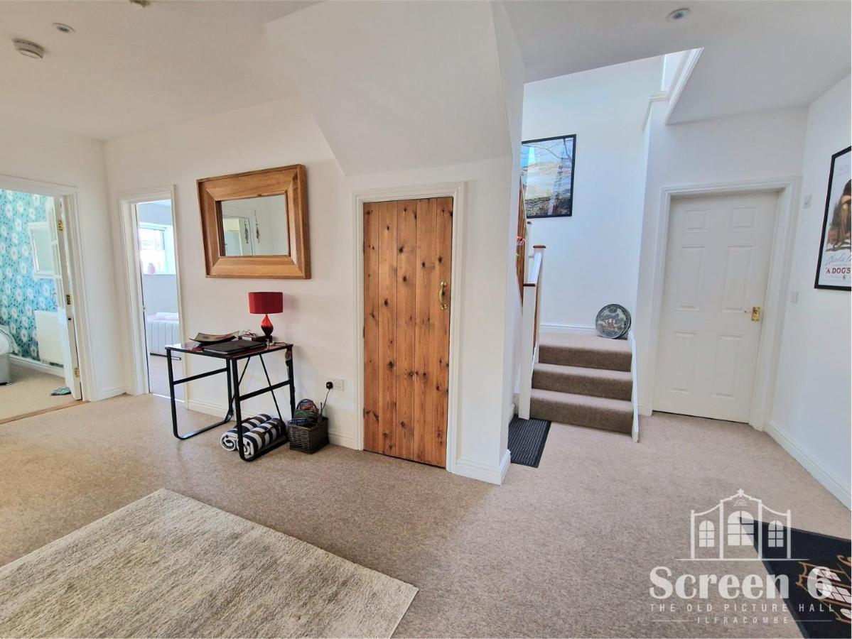 4 Bedroom 'screen6' By Tunnels Beaches In A Historic Building Apartment *