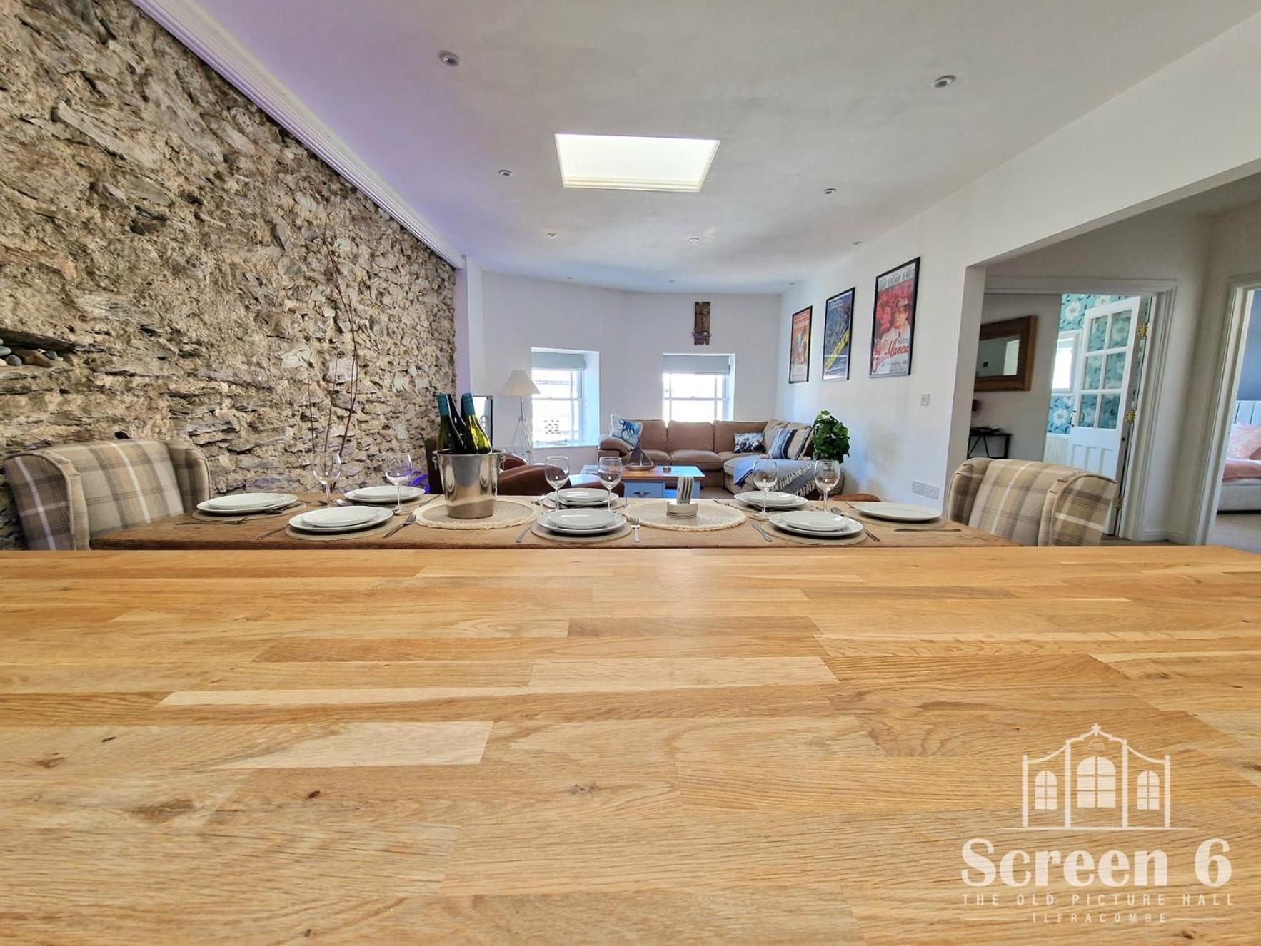 Apartment 4 Bedroom 'screen6' By Tunnels Beaches In A Historic Building Ilfracombe